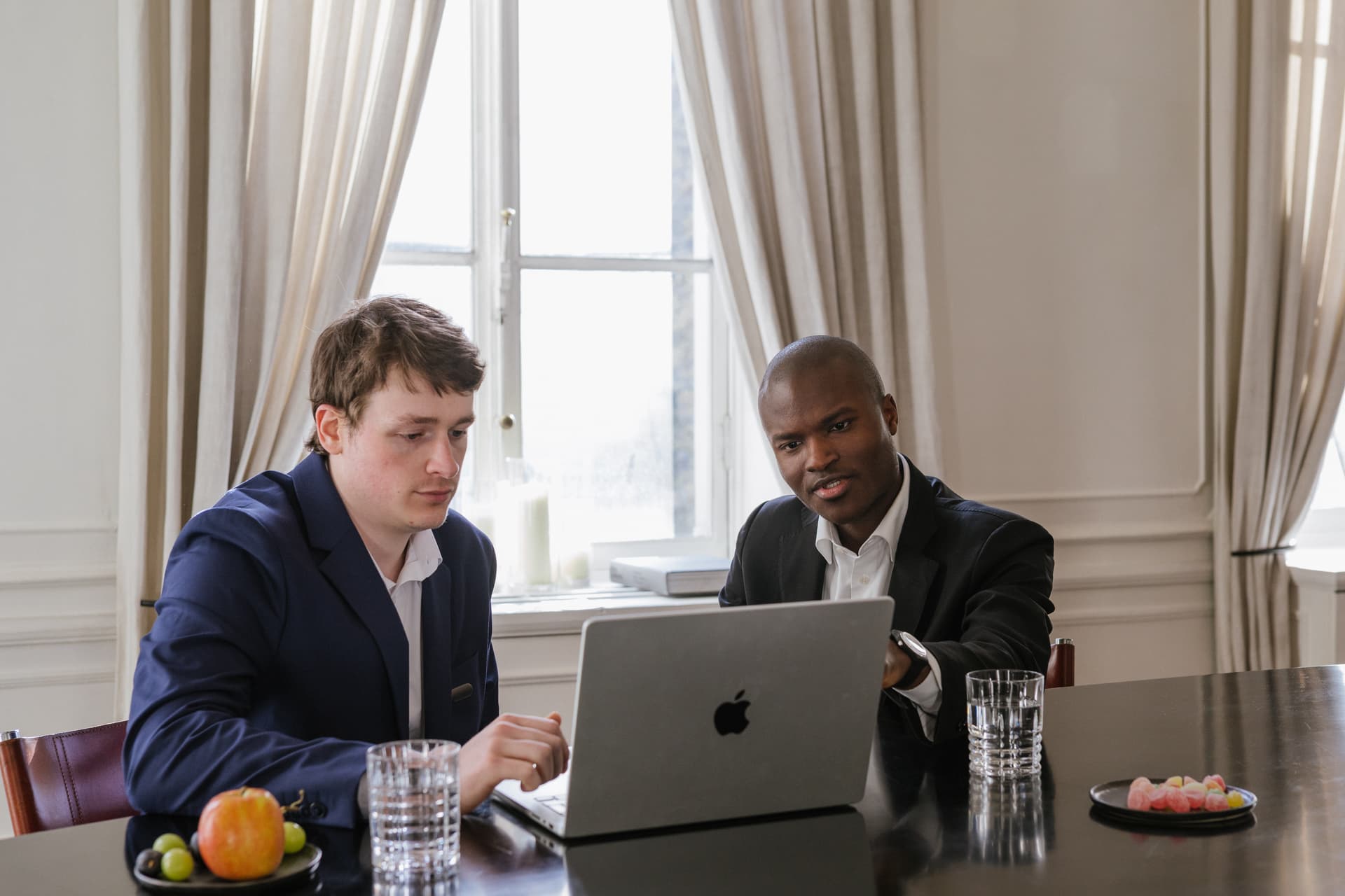 Dayana Group consultants delivering digital workspace transformation on site